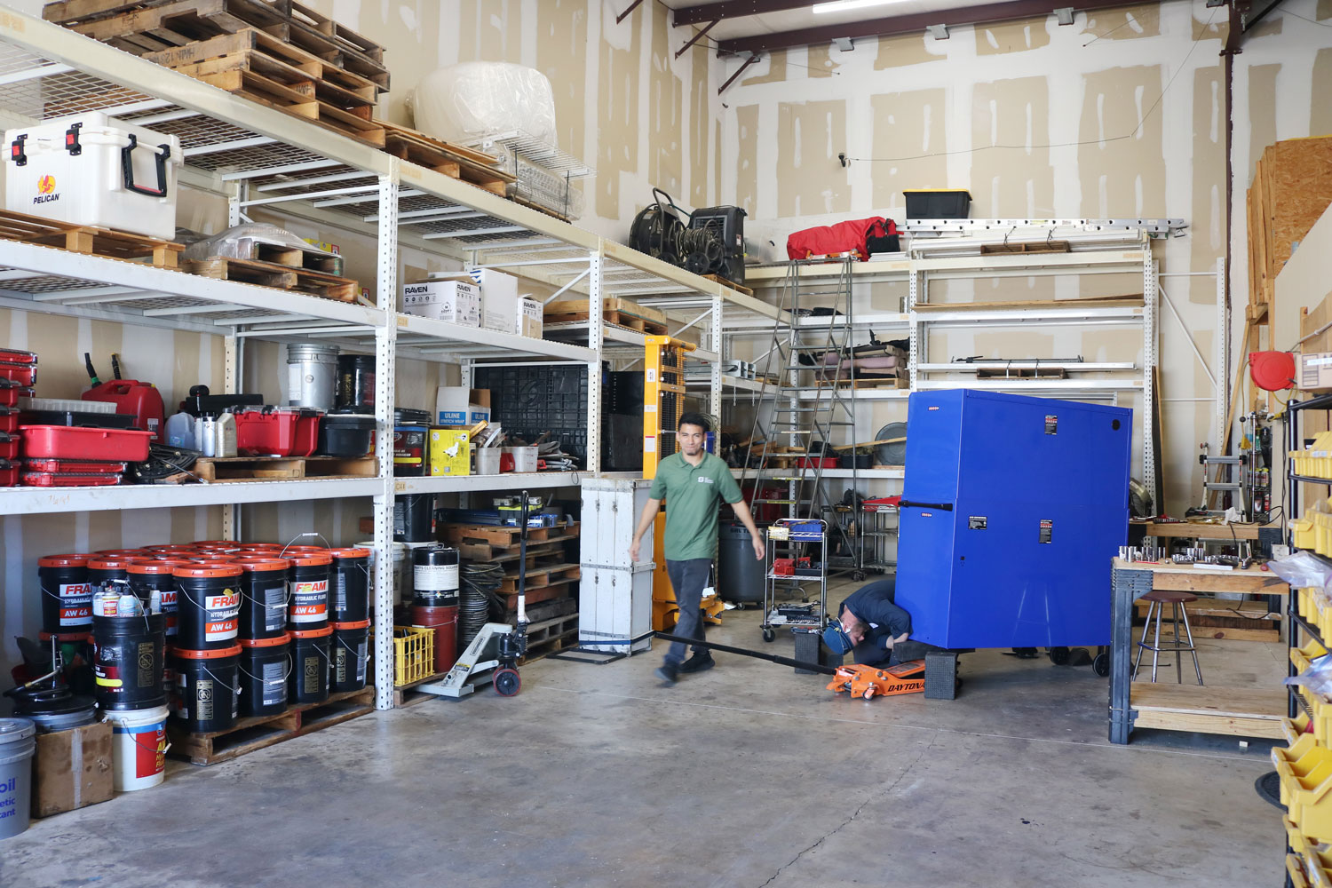 SI Machine Services Workshop with Band Saw Equipment